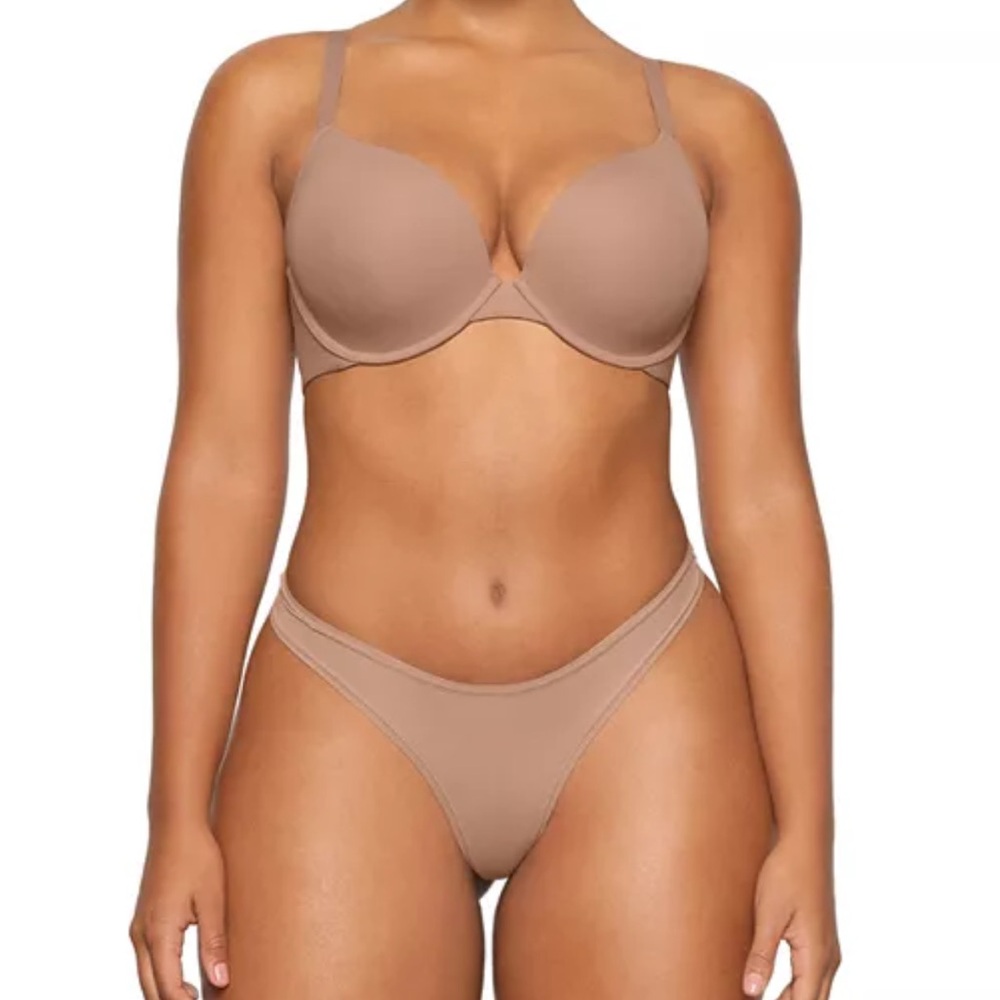 SKIMS Push Up Bra ~ 34DD